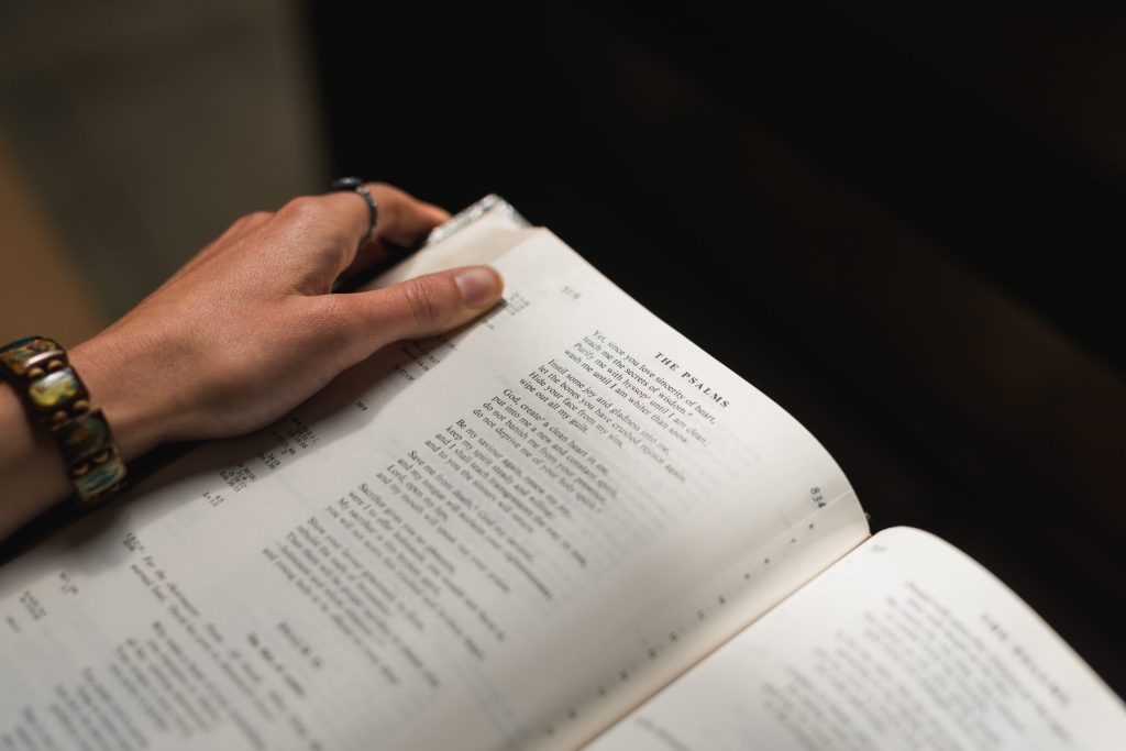 josh-applegate-E_-URe754nM-unsplash josh-applegate-E_-URe754nM-unsplash