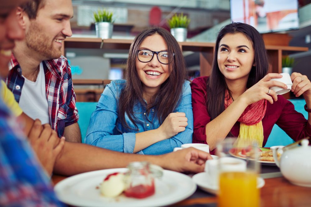 Pretty,Student,Having,Dinner,And,Talking Pretty,Student,Having,Dinner,And,Talking